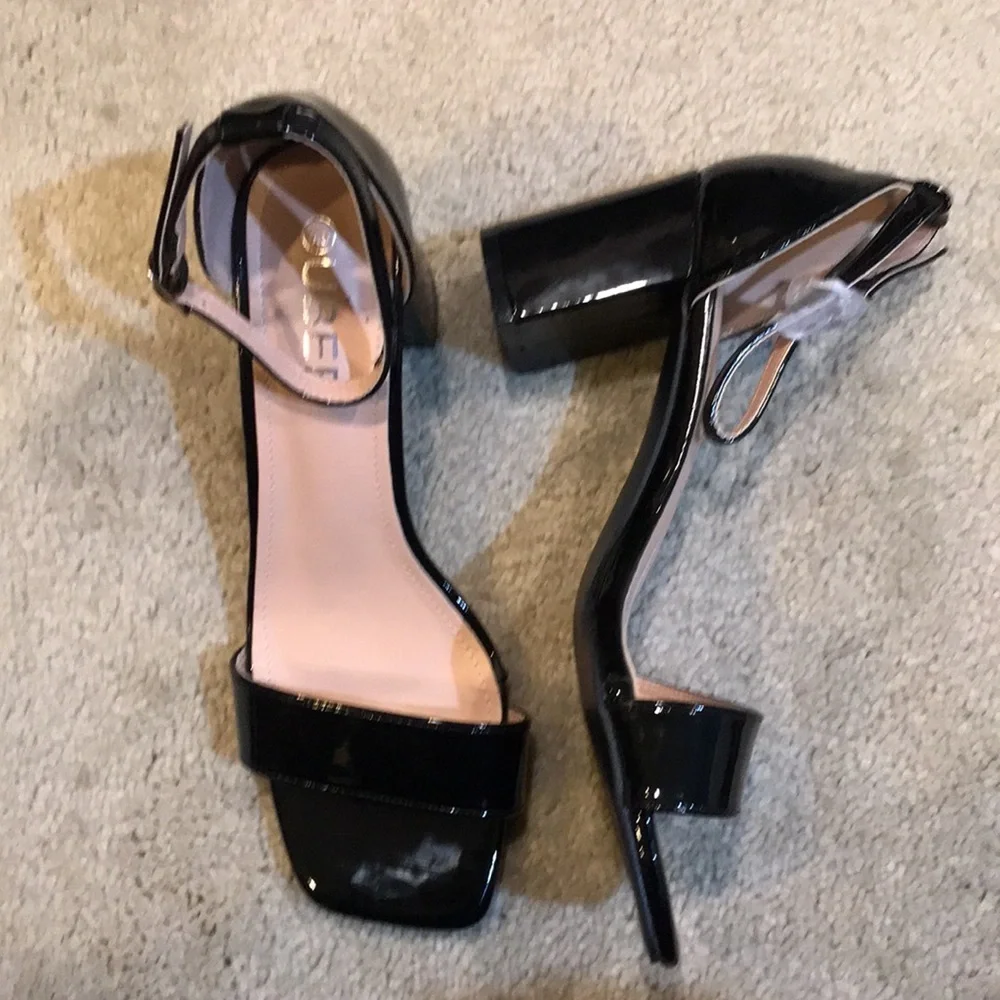 Ubee Black Faux Patent Leather Ankle Strap Chunky 3 inch Heel Sandal-Size 8.5